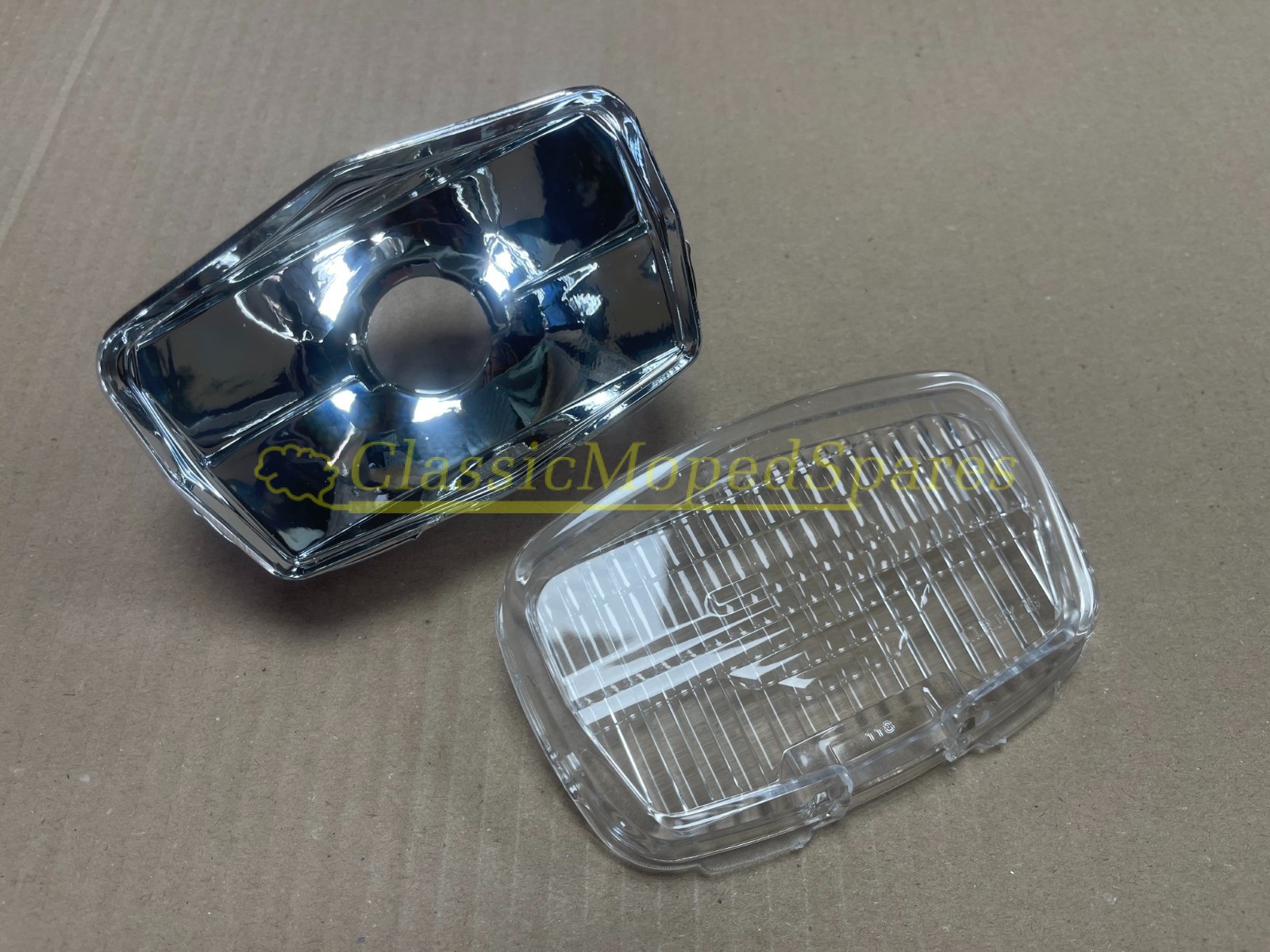 Mobylette 85,88,Cady, Front Headlight Lens and Reflective Housing. Type Luxor 118 - Image 2