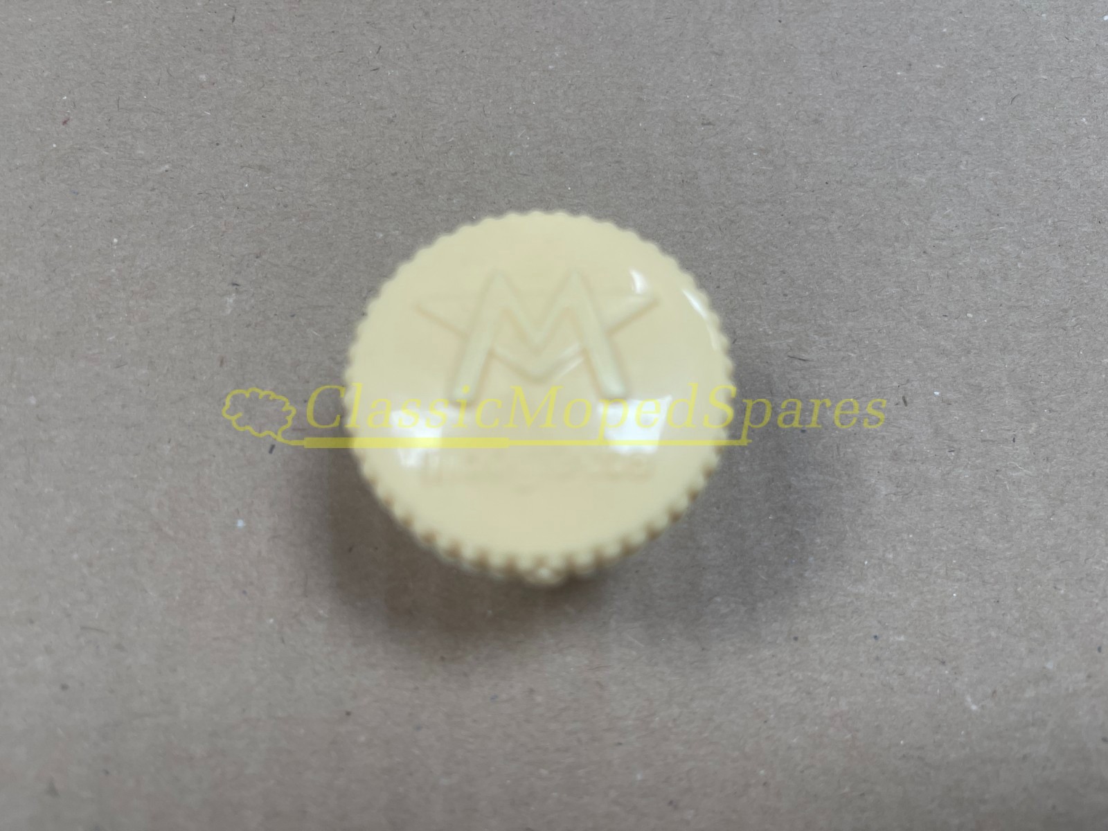 Mobylette Replacement Replica Round Push on Fuel Cap in White Cream 30mm - Image 3