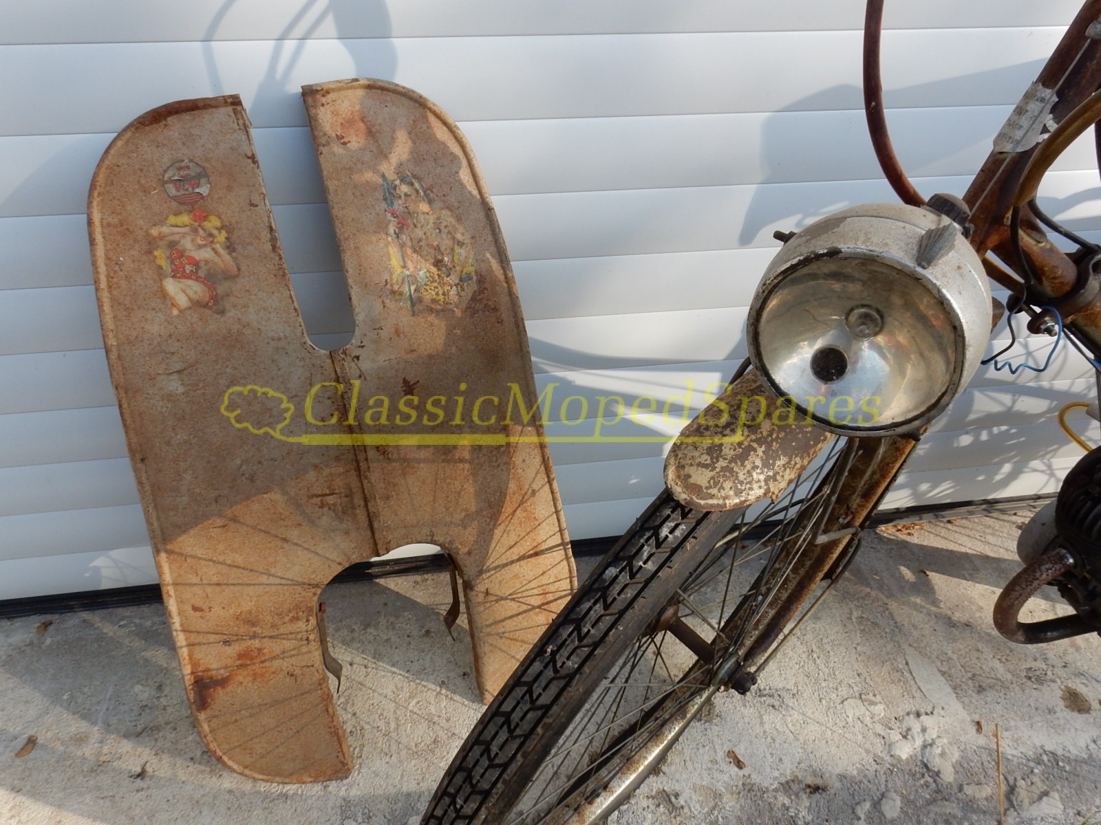 SUPER RARE 1957 / 1958 MOTOBECANE MOBYLETTE AV32 M, WITH ORIGINAL LEGSHIELDS SOLD - Image 6