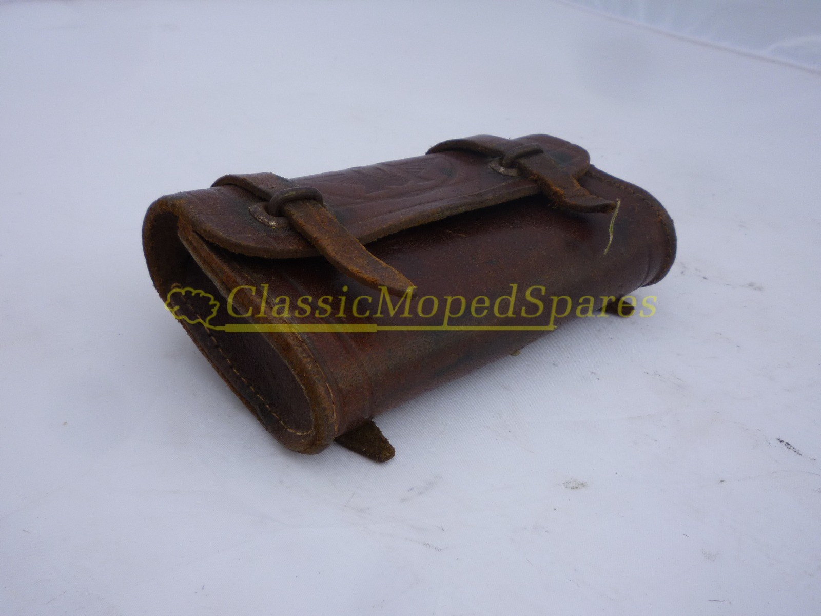 Extremely Rare Rear Motobecane Embossed Leather Tool Bag for Early Mobylette AV3 from 1949-52 (Reserved) - Image 3