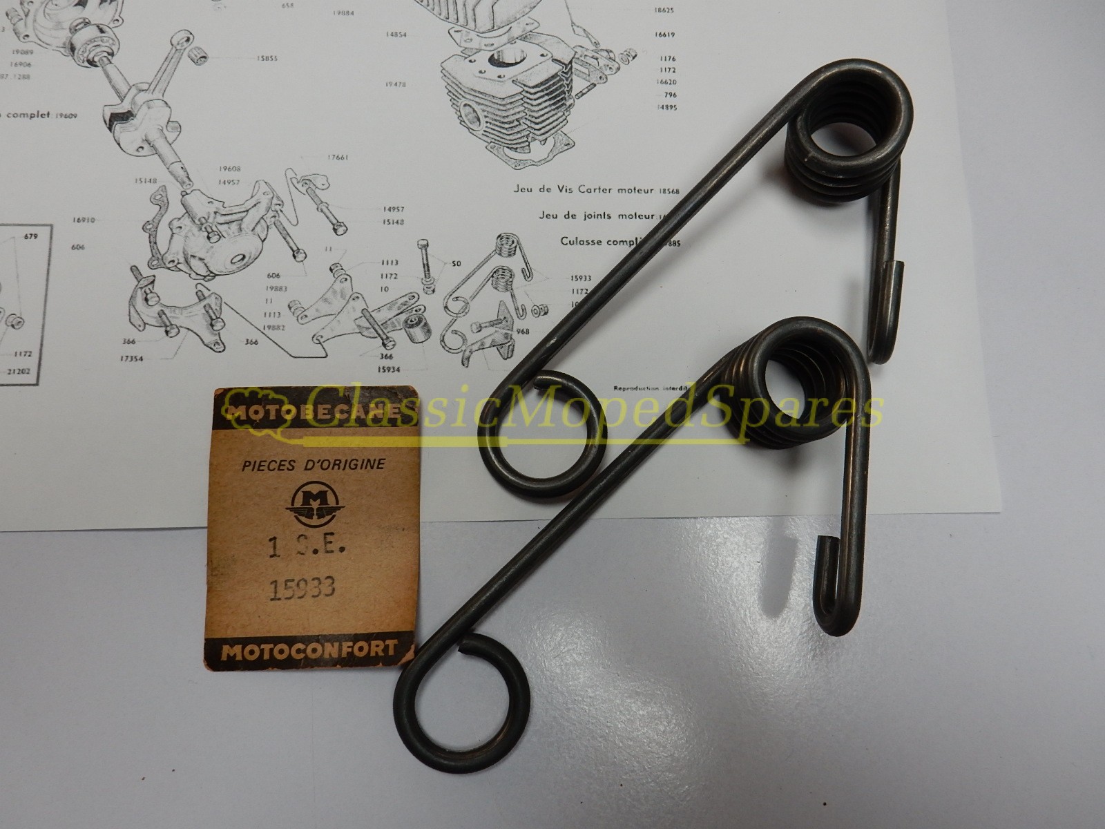 Mobylette Motobecane 40V / 50V Raleigh Moped Variator Engine Lower Mounting Springs 15933 (pair)