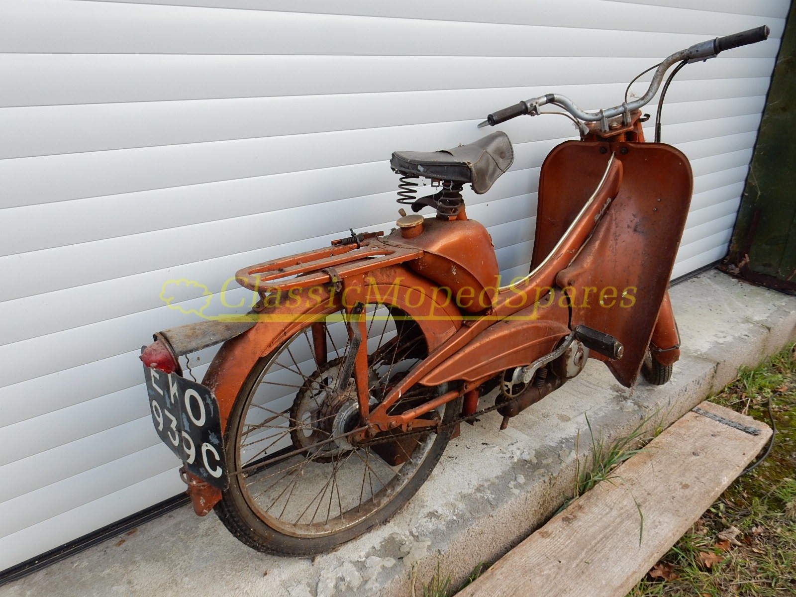 1965 Motobecane, Mobylette AV48 Moped for Restoration For Sale (Rare Model with legshields) NOW SOLD - Image 4
