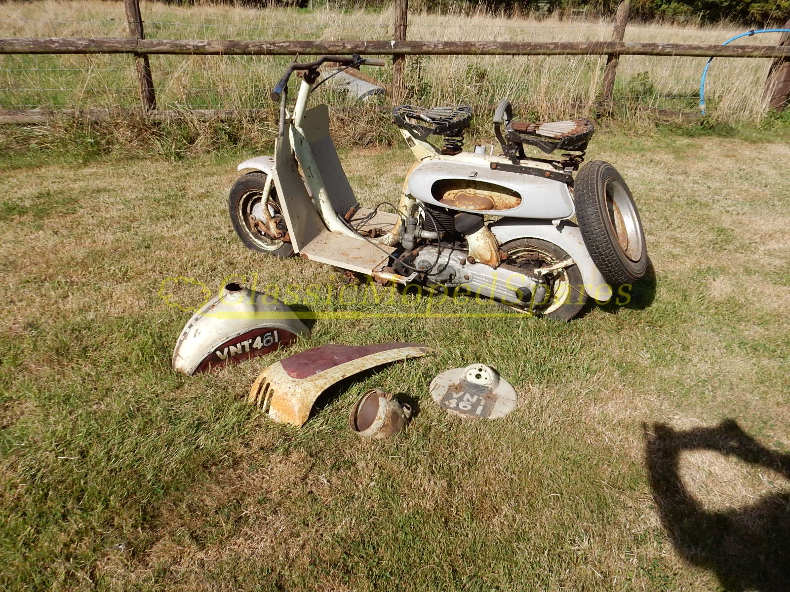 1952 (Circa) Motoconfort Motobecane Moby 125cc Scooter for Restoration (Extremely Rare) EBAY AUCTION - Image 4
