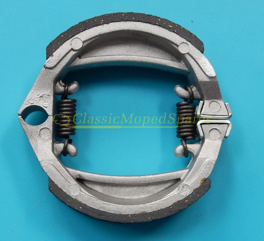 Mobylette 80 x 20mm Brake Shoes with springs and linings (part number 16104 / 17285)