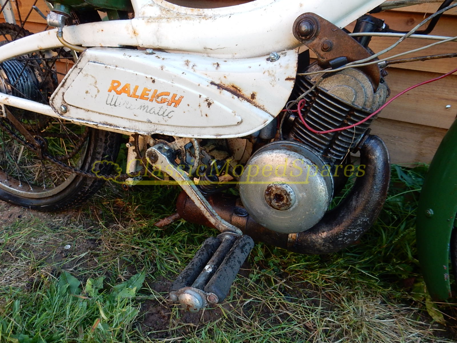 1965 Raleigh RM9 Ultramatic Moped (faster version of the Raleigh RM6 Runabout) - Image 2