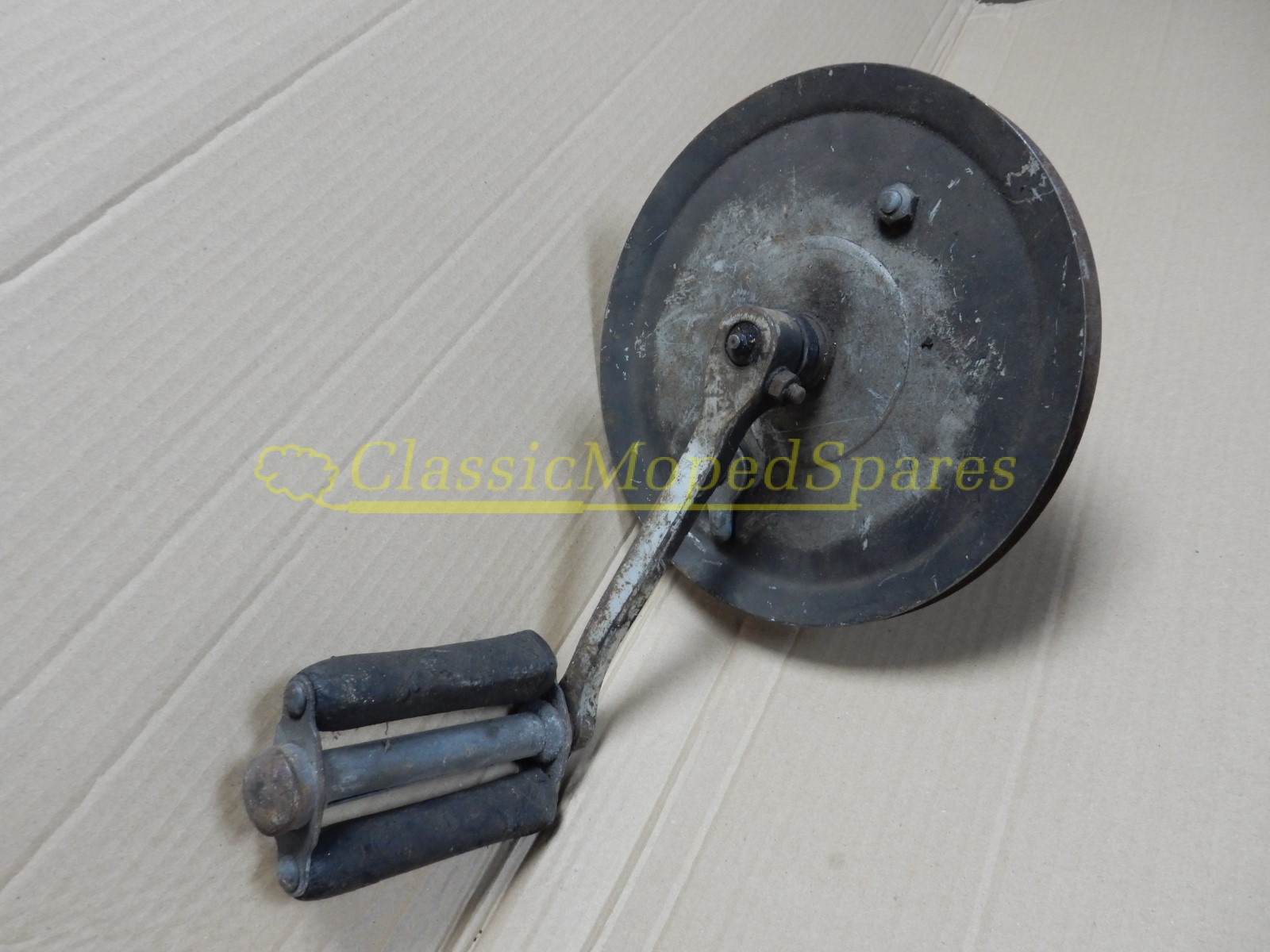 Mobylette Raleigh Pulley with Axle and Pedal Crank attached