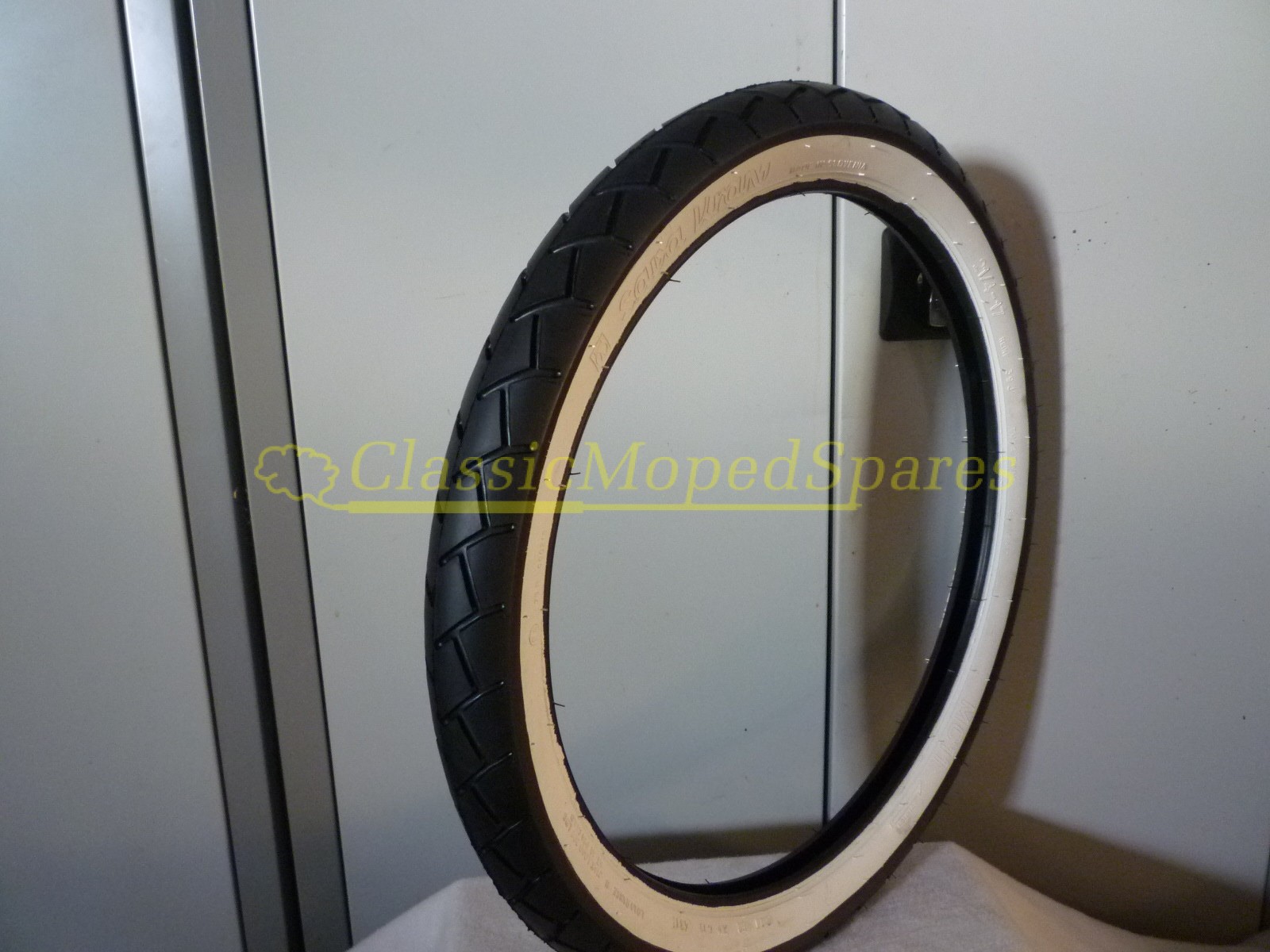 [17 inch] 2.25-17 (21x2.25) White Wall Tyre