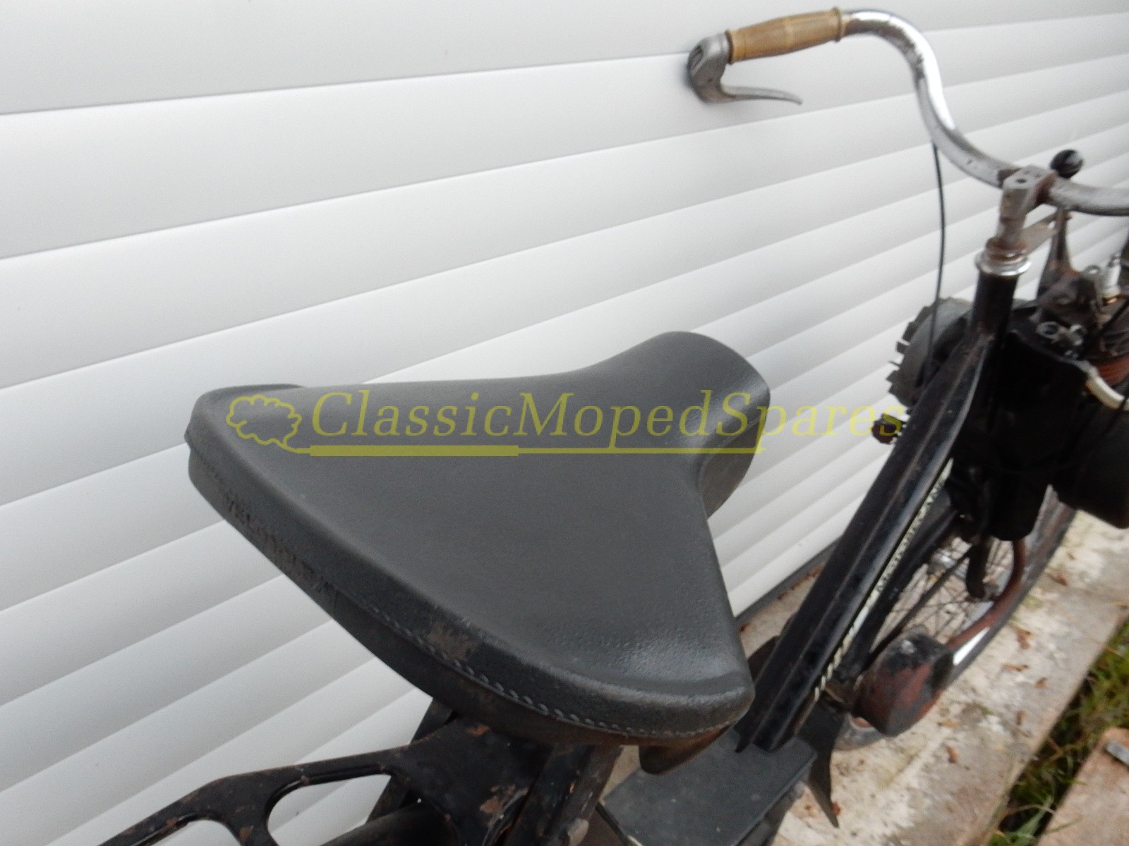 Early 1966 Motobecane Velo Solex 3800 Moped for Restoration For Sale with NOVA Number - Image 7