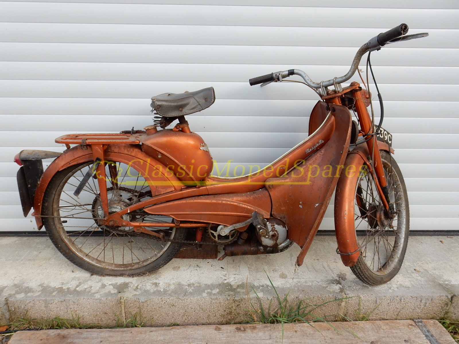 1965 Motobecane, Mobylette AV48 Moped for Restoration For Sale (Rare Model with legshields) NOW SOLD - Image 2