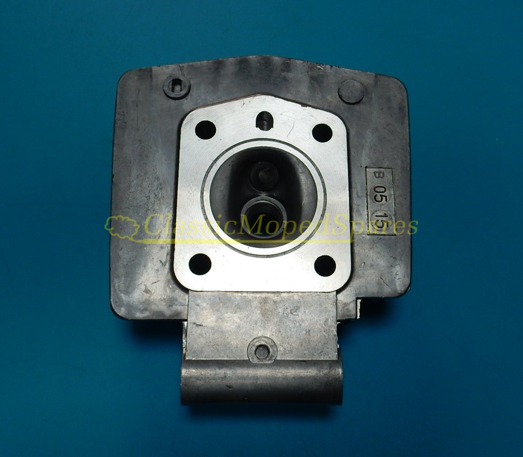 Mobylette, Motobecane 41, 881, MBK51, AV10 Engine Top Cylinder Head with Decompressor - Image 2