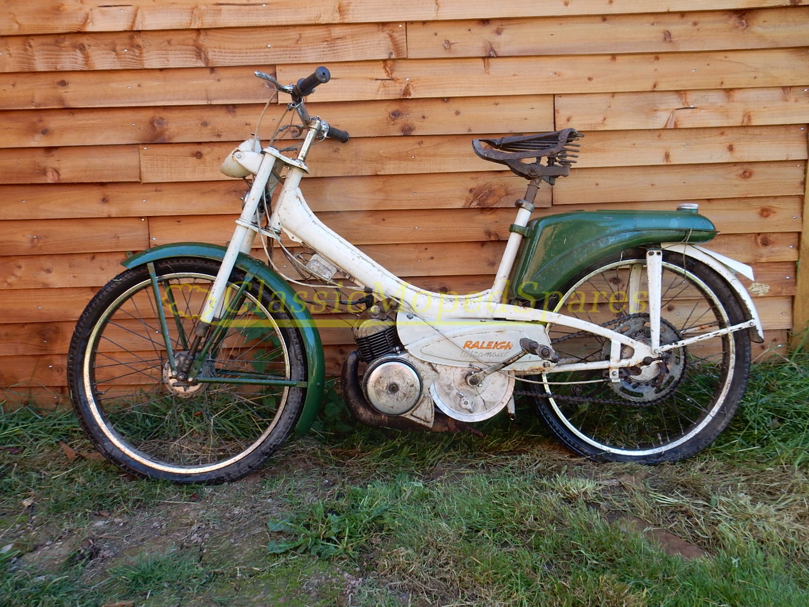1965 Raleigh RM9 Ultramatic Moped (faster version of the Raleigh RM6 Runabout) - Image 4