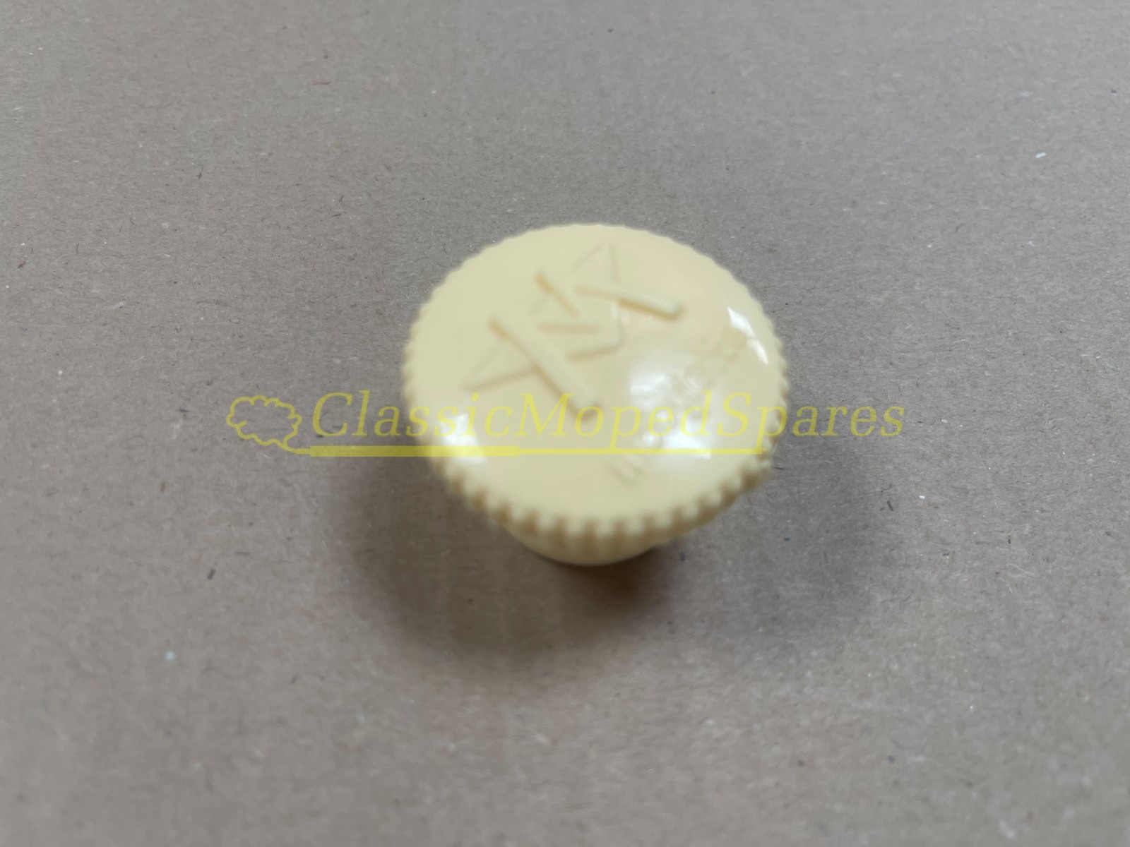 Mobylette Replacement Replica Round Push on Fuel Cap in White Cream 30mm