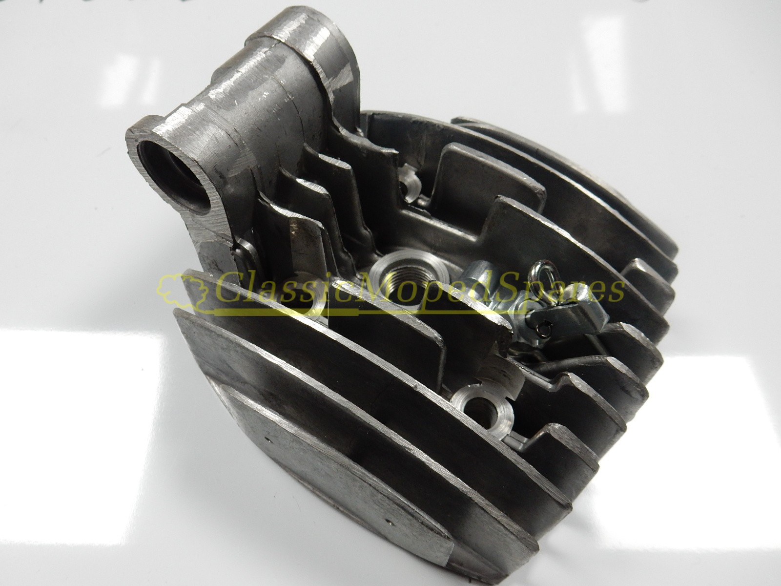Mobylette, Motobecane MBK 85/88 AV7 Engine Top Cylinder Head with Decompressor (High fixing)