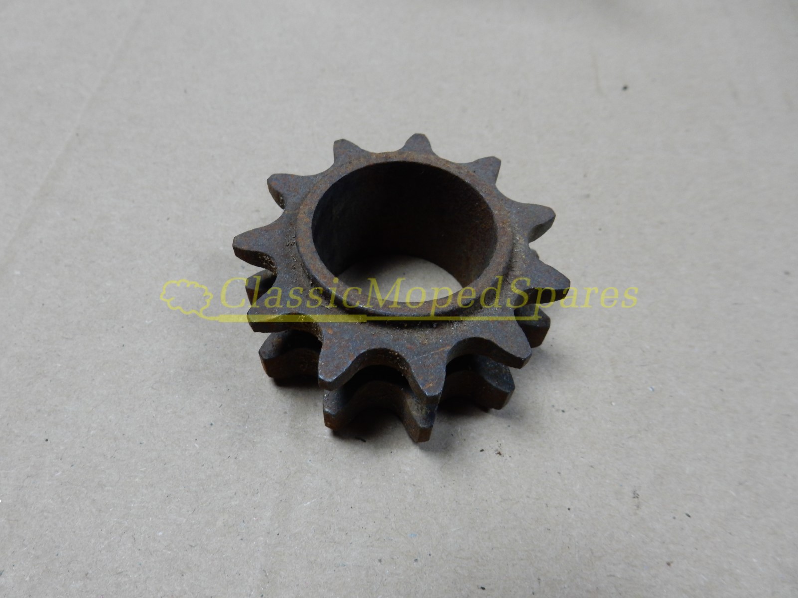 Mobylette 11 Teeth 26mm inner diameter Pulley Cog Sprocket Part Number 16563, 17352