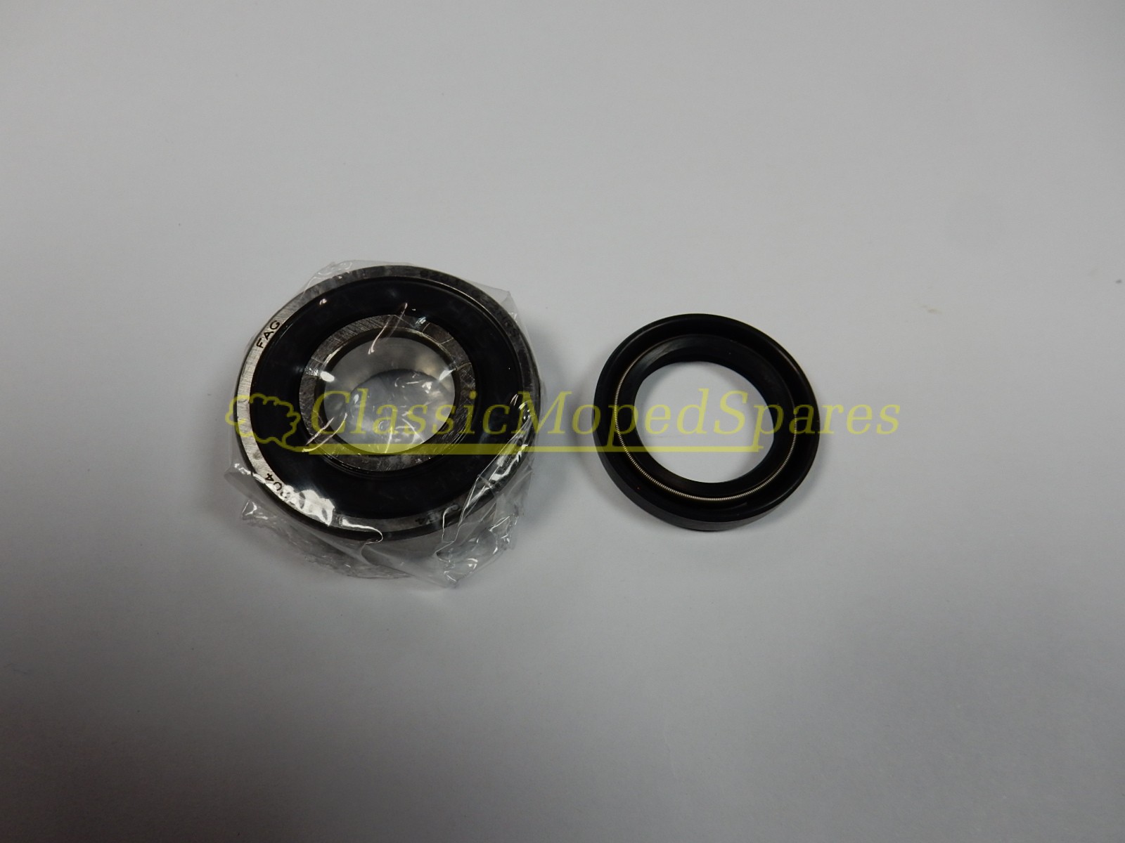 Wheel bearing kit 6203 2RS ​​FAG + rear oil seal MBK Booster Yamaha BW's
