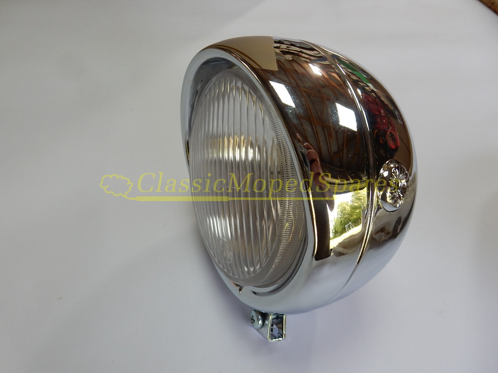 Universal Round Chrome Cased Front Headlight Lamp 135mm diameter Single Lower Point Fitting - Image 7