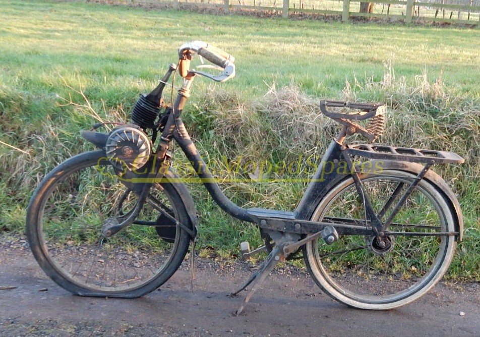1964 VELOSOLEX VELO SOLEX 2200 AUTOCYCLE MOPED FOR SALE FOR RESTORATION SOLD - Image 2
