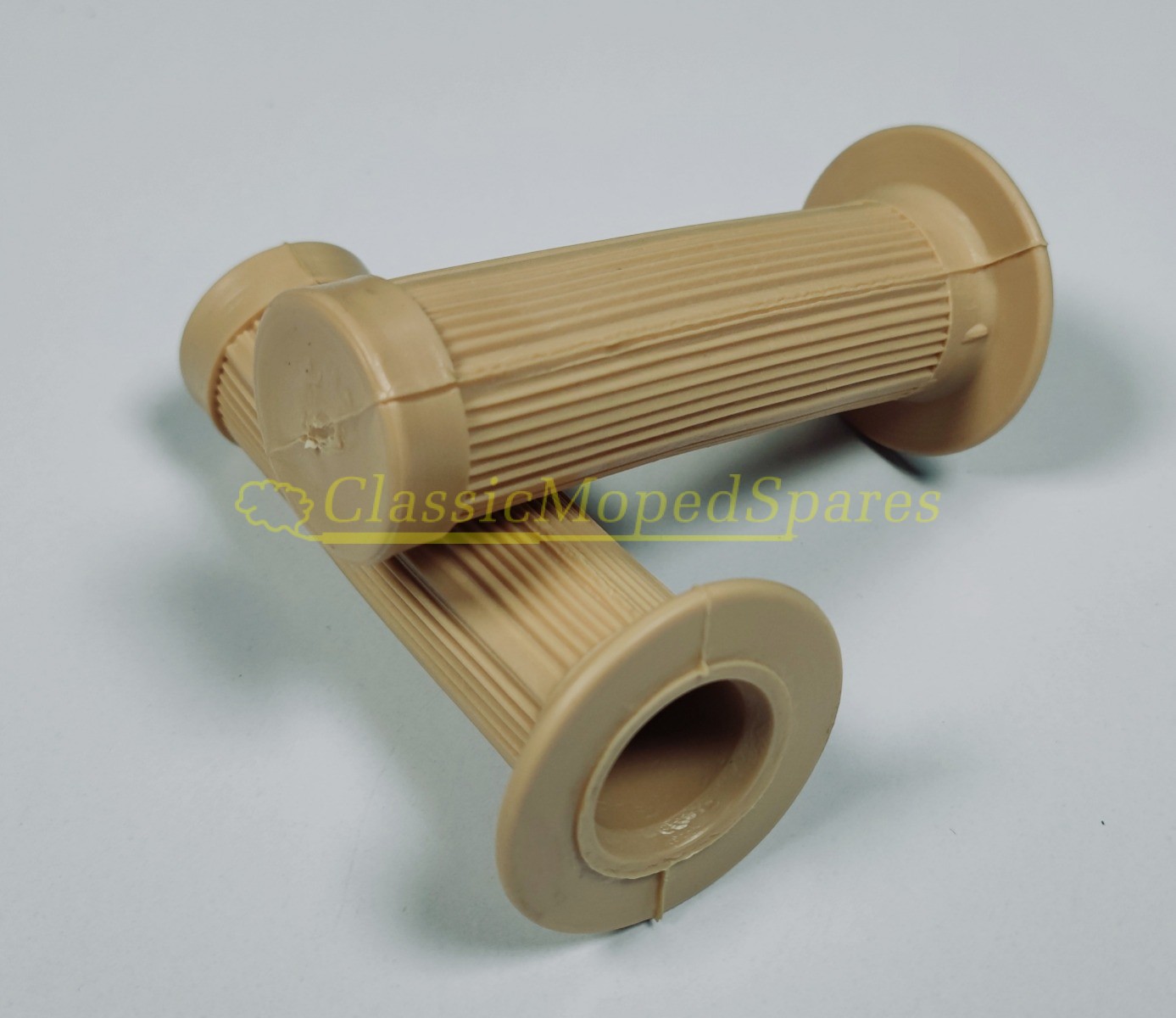 UNIVERSAL MOPED MAGURA STYLE REPLACEMENT HANDLEBAR GRIPS (PAIR) IN CREAM