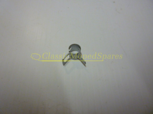 Fuel Pipe Clips for 5mm internal, 8mm external pipe