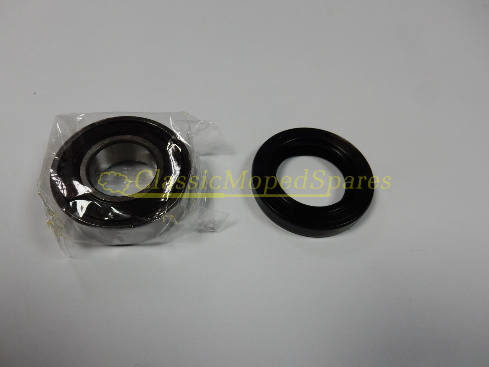 Wheel bearing kit 6004 2RS SKF + rear oil seal for Peugeot TKR Ludix Speedfight