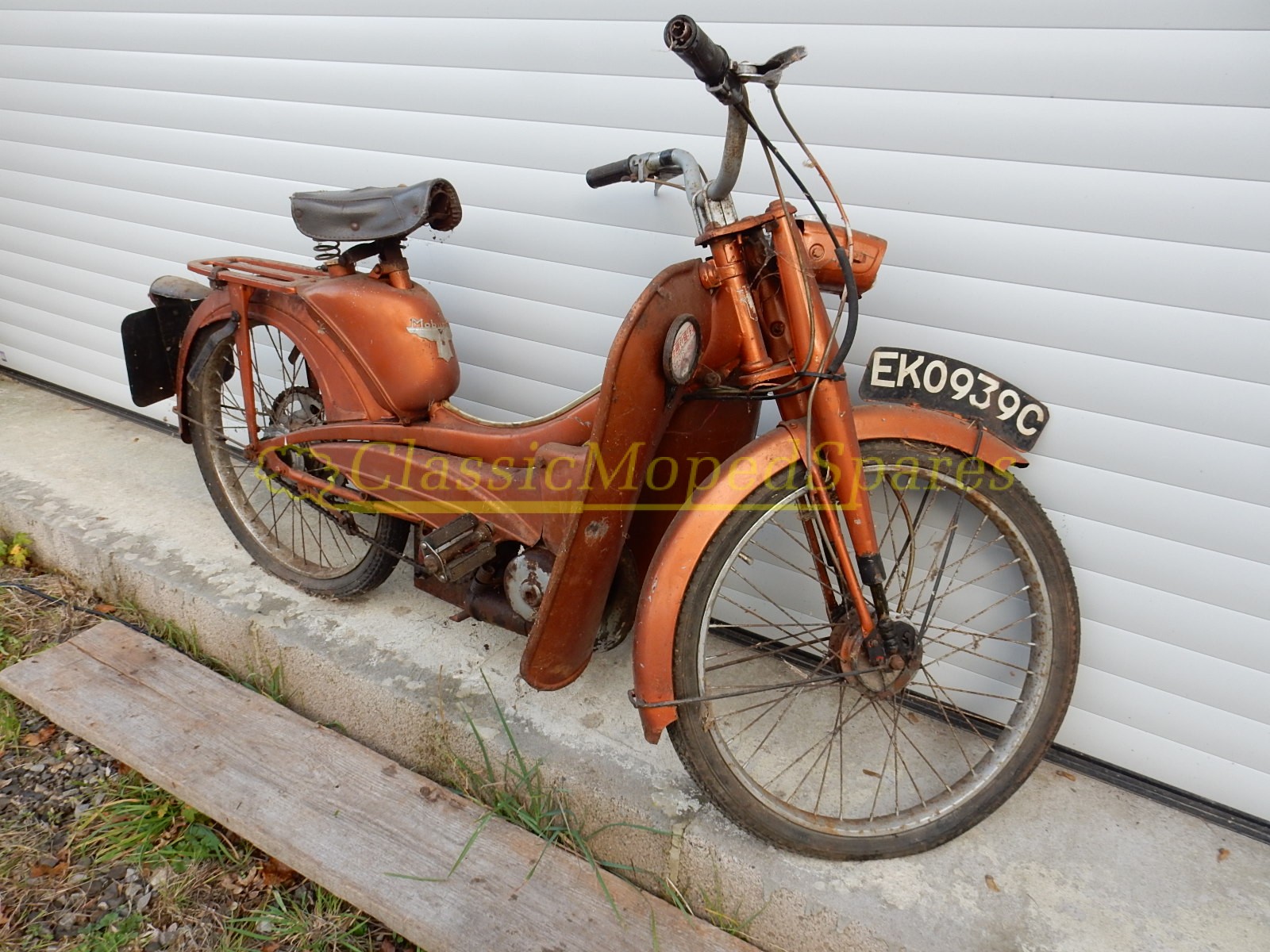 1965 Motobecane, Mobylette AV48 Moped for Restoration For Sale (Rare Model with legshields) NOW SOLD - Image 7