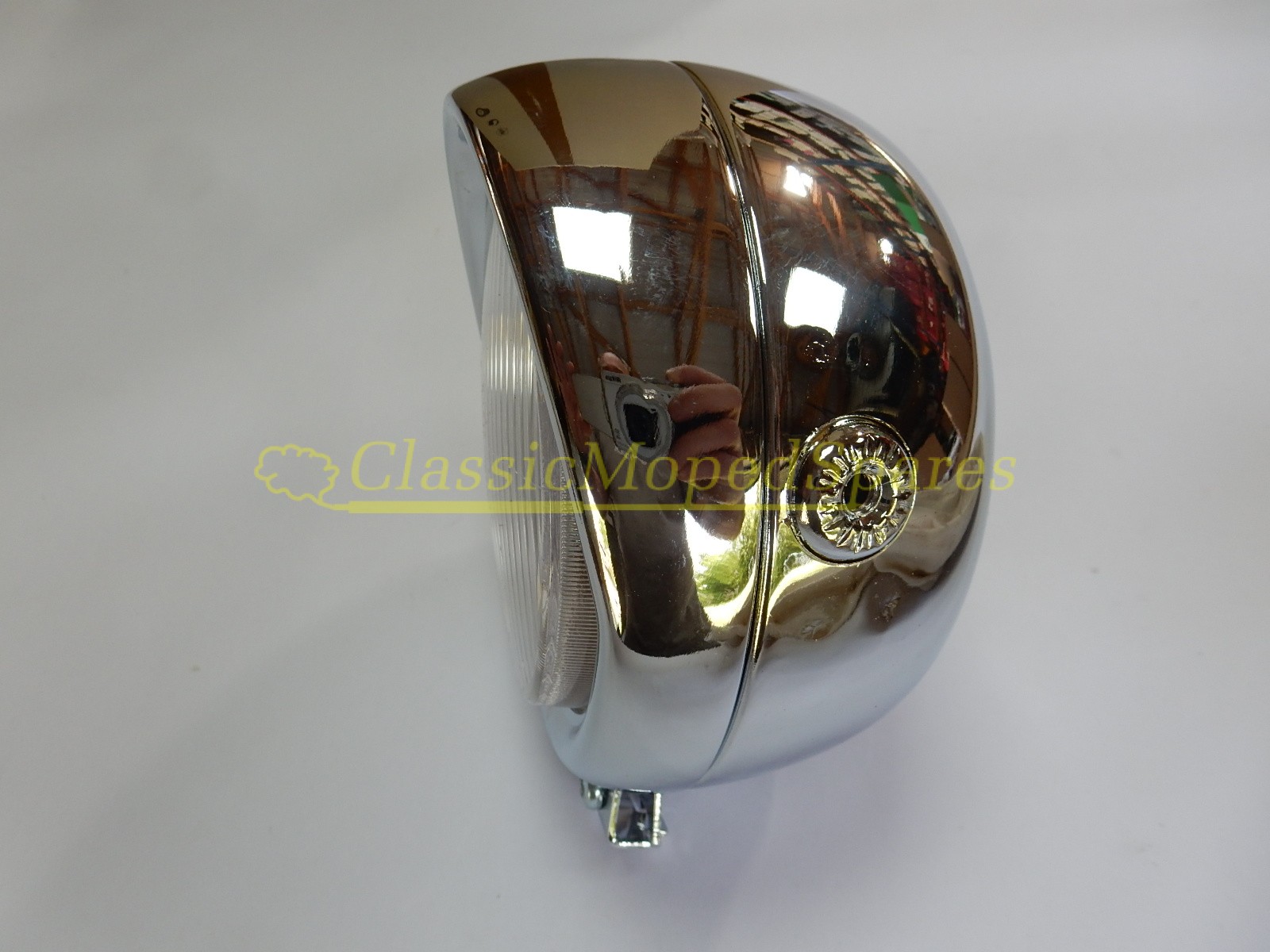 Universal Round Chrome Cased Front Headlight Lamp 135mm diameter Single Lower Point Fitting - Image 5