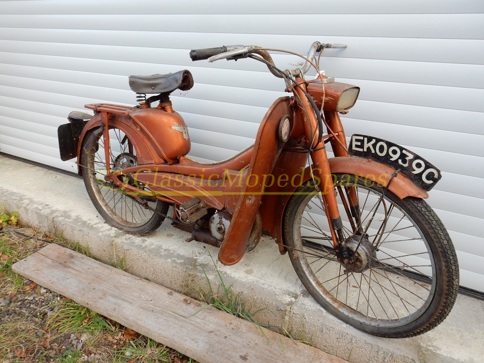 1965 Motobecane, Mobylette AV48 Moped for Restoration For Sale (Rare Model with legshields) NOW SOLD - Image 9