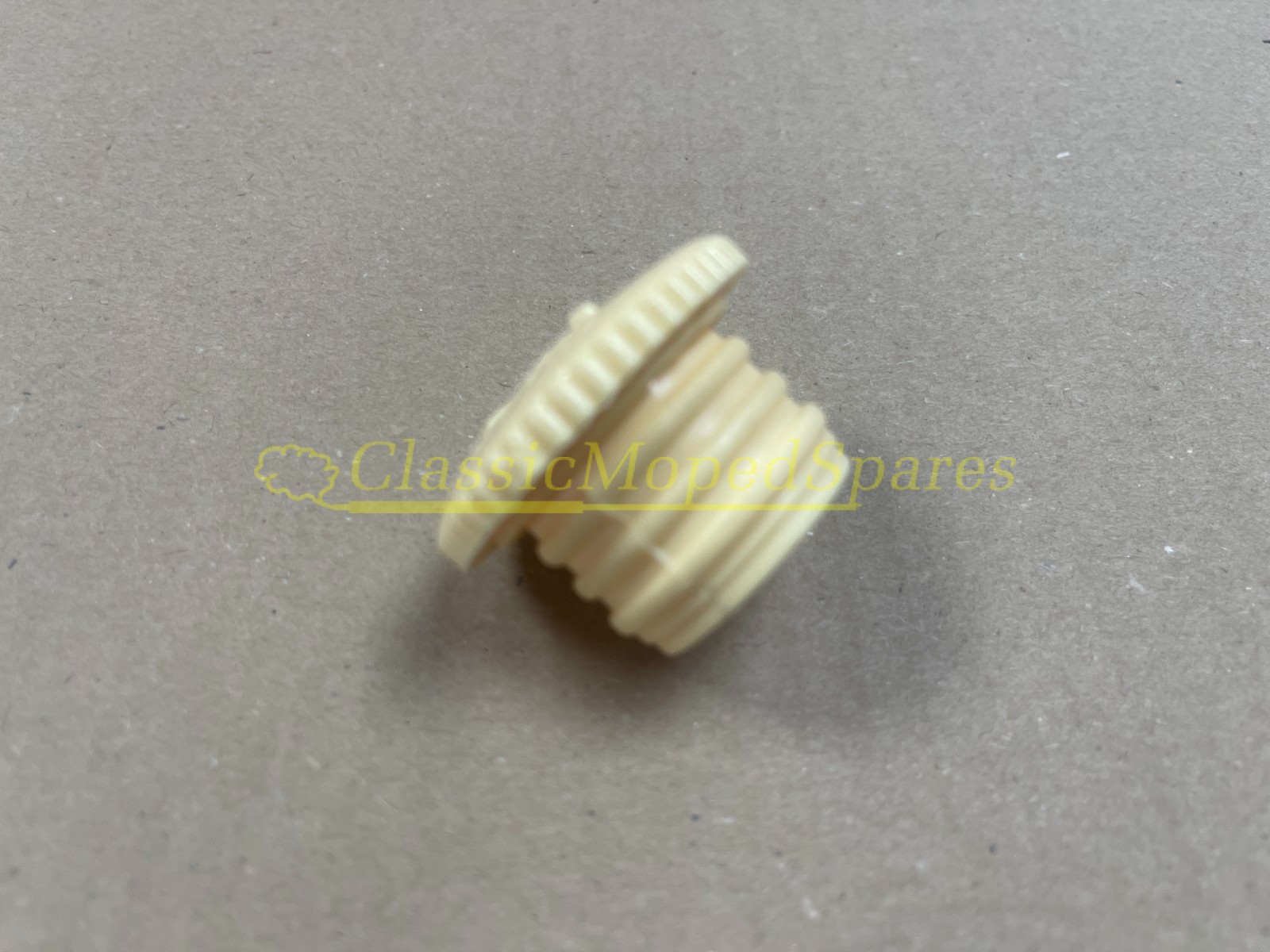 Mobylette Replacement Replica Round Push on Fuel Cap in White Cream 30mm - Image 2