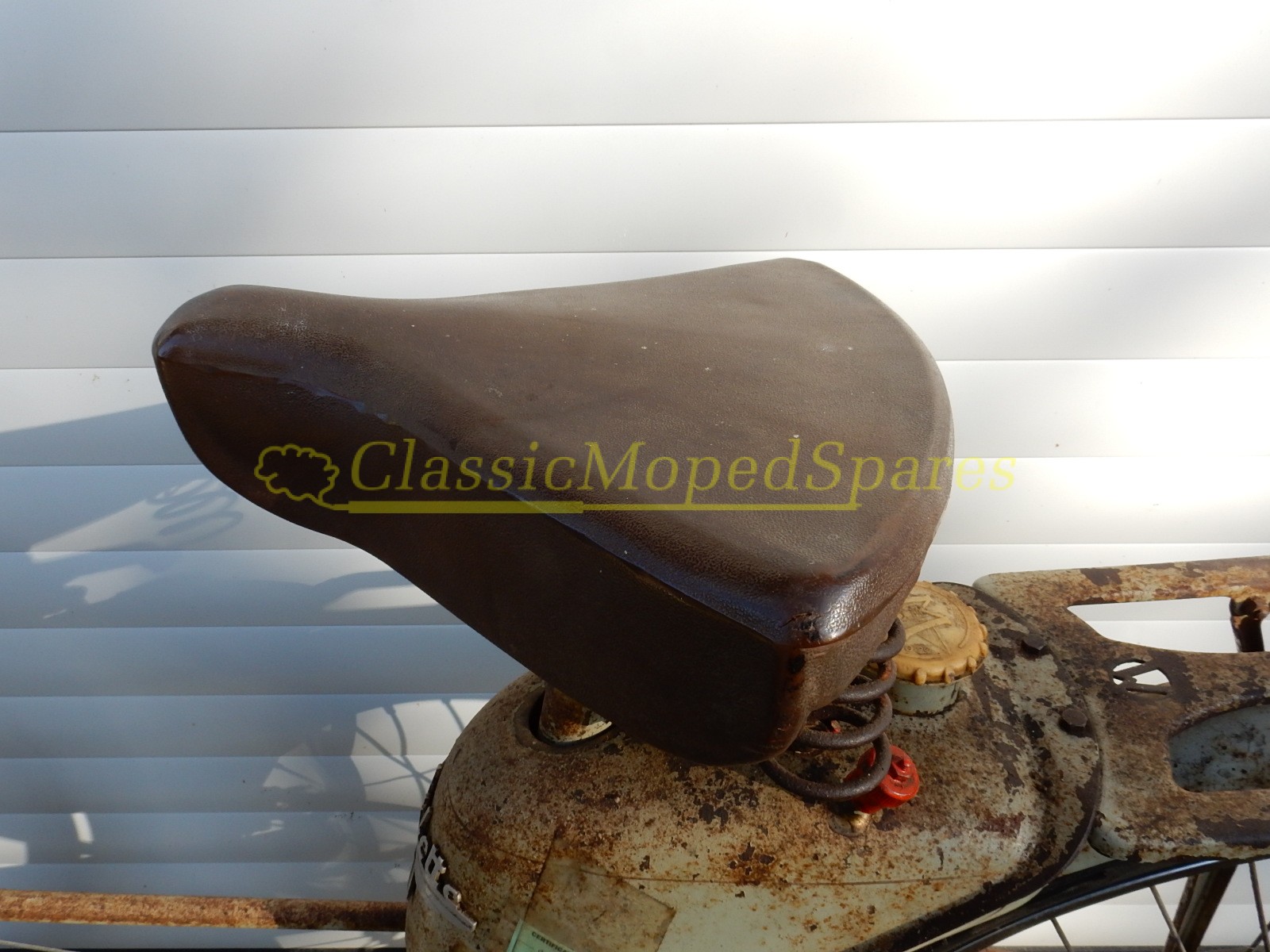 SUPER RARE 1957 / 1958 MOTOBECANE MOBYLETTE AV32 M, WITH ORIGINAL LEGSHIELDS SOLD - Image 9