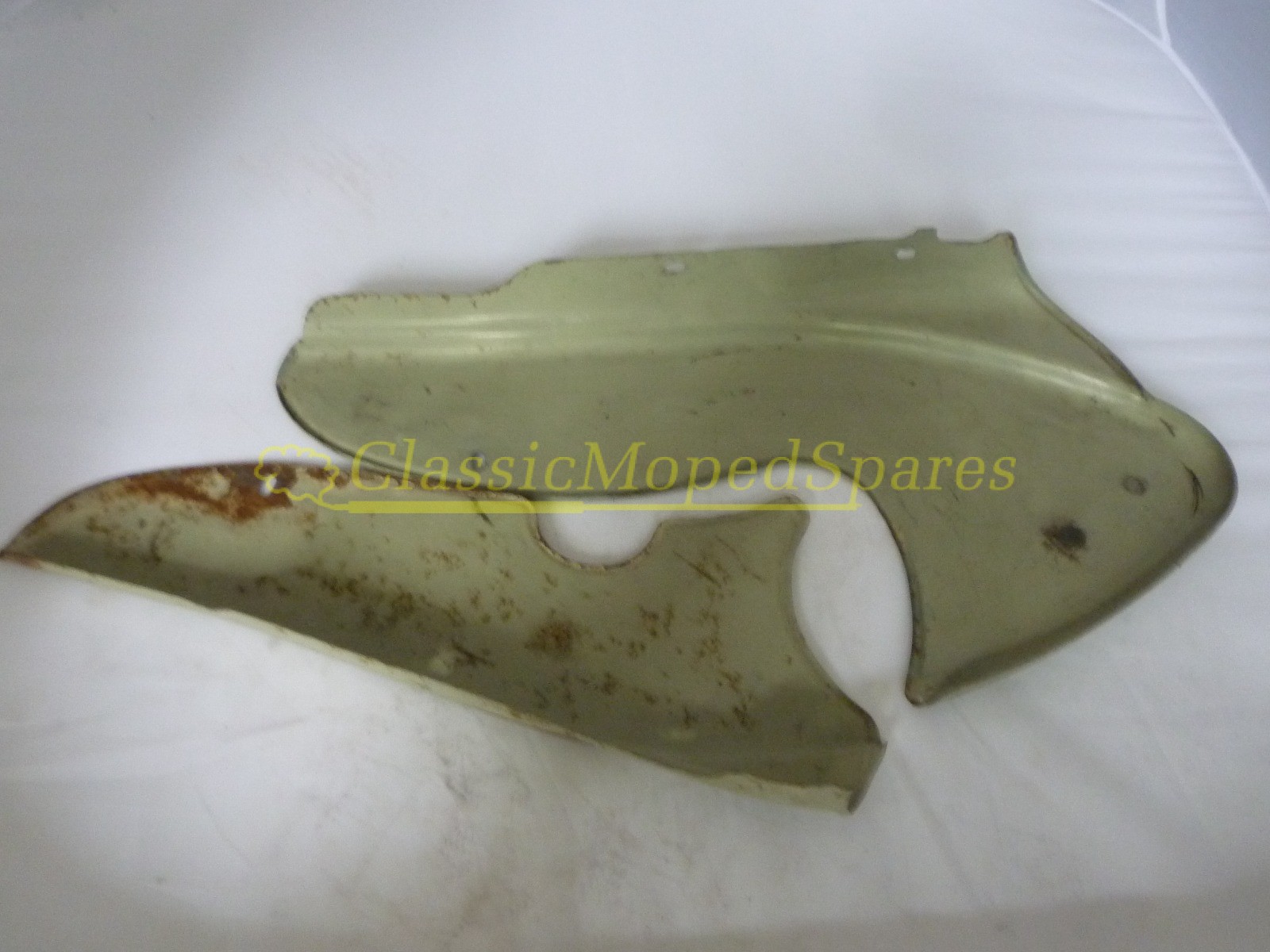 Early Mobylette Motobecane Set (Pair) AV32 S, AV32 M Chainguard Side Panels Covers, Super Rare Original - Image 4